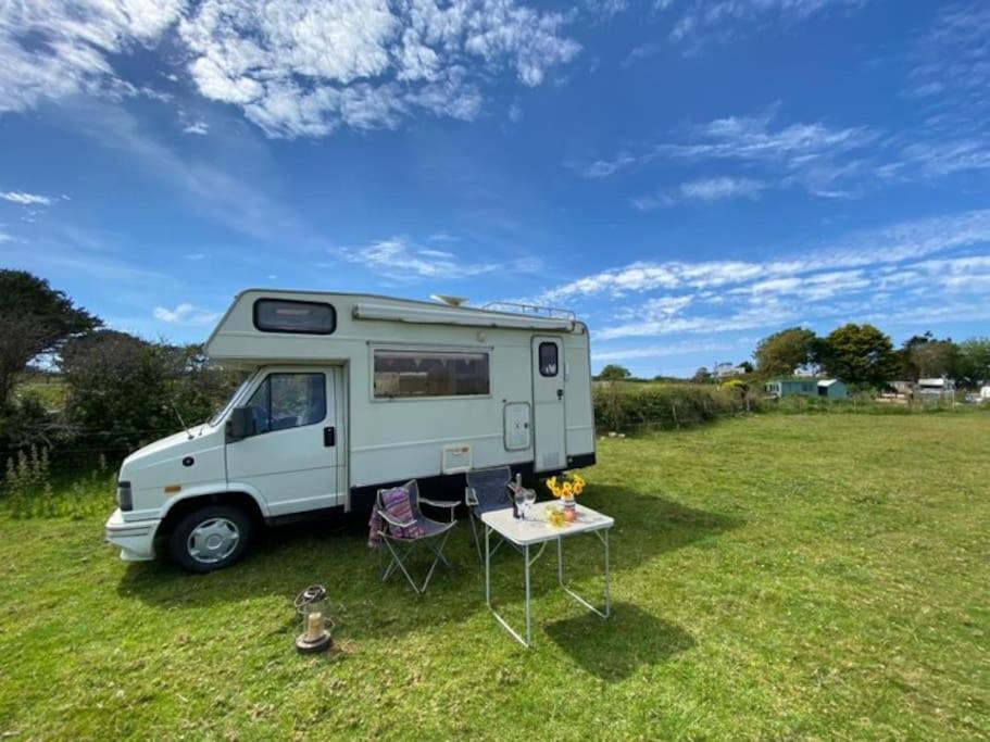 Lily Cosy Campervan With Sea Views & Amazing Sunrises St Ives Kültér fotó